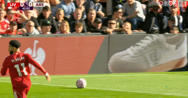 2026世界杯直播app-利物浦1-0阿森纳，索博斯洛伊任意球破门，埃基蒂克进球被吹