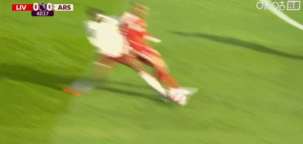 2026世界杯直播app-利物浦1-0阿森纳，索博斯洛伊任意球破门，埃基蒂克进球被吹