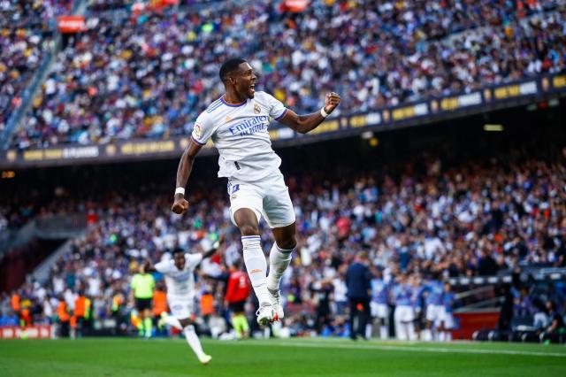 2026世界杯官方软件-国家德比评分：最佳球员是谁？两队主帅斗法谁占先？