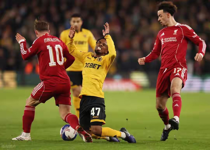 2026世界杯手机观看-利物浦续约上演“冰与火”：新核已定，“冠军腰”却悬了？|麦卡利斯特|赫拉芬贝赫|格拉文贝尔奇|阿根廷世界杯|安菲尔德球场_新浪体育_新浪新闻