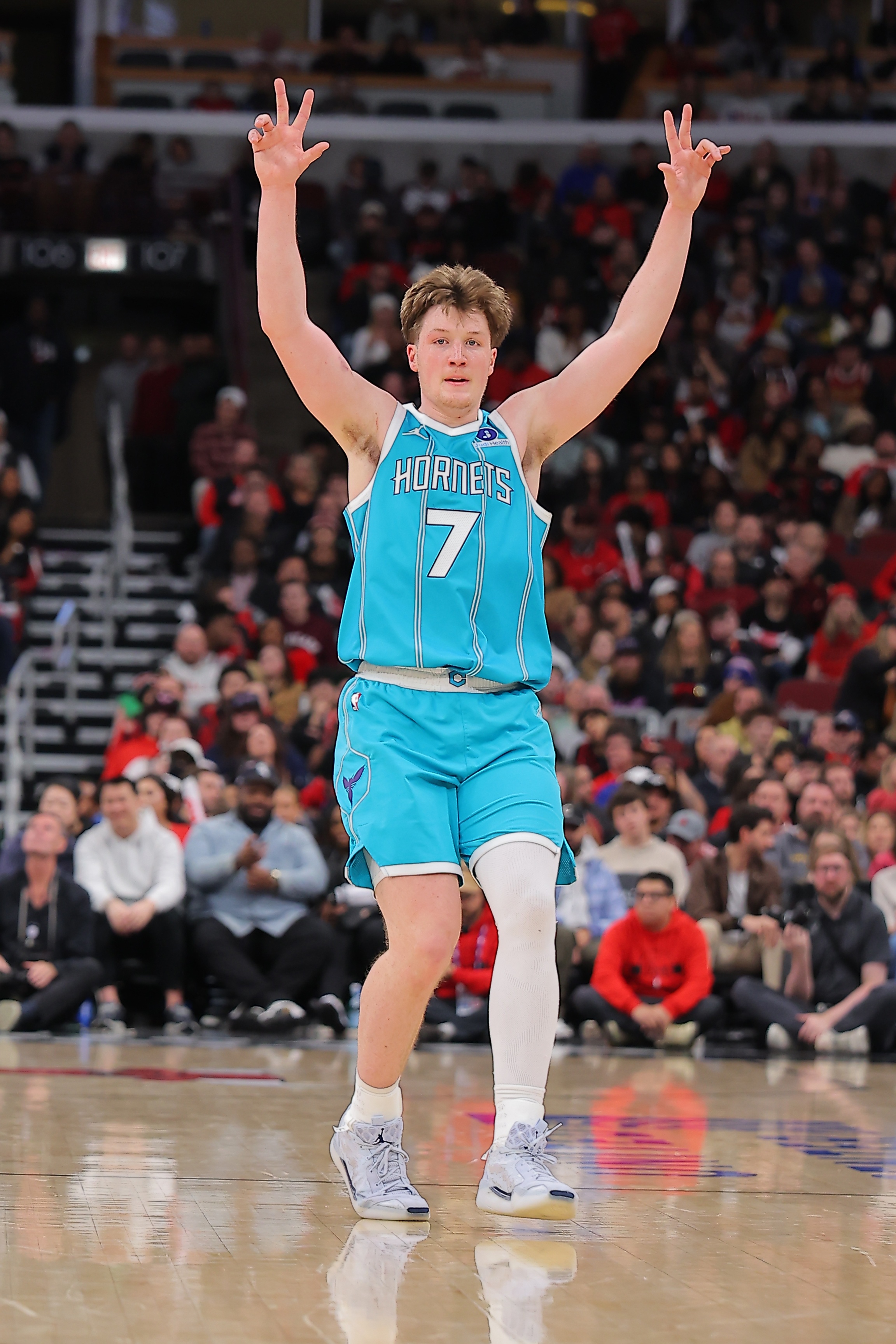 2026世界杯app下载-不得了~4号秀克尼佩尔生涯前40战轰进137记三分 大幅刷新历史纪录