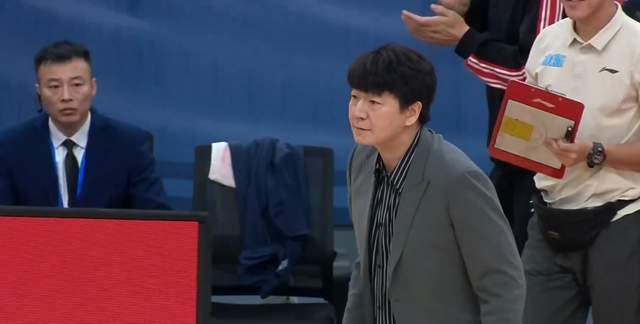 2026世界杯手机观看-夺冠热门输球仍反超山东，辽篮掀翻强敌却无缘前8，黑马超出预期