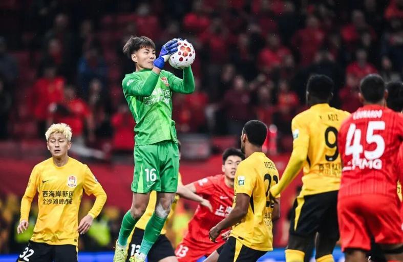 2026世界杯安装指南-破案了！西海岸惨败 腰无力是硬伤！磕不下深圳 战蓉城难逃四连败